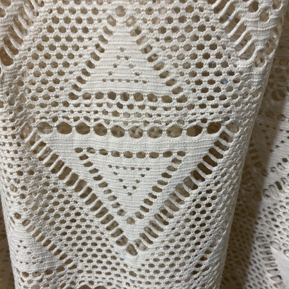 Lagaci Women’s Cream Lace Knit Swimwear Cover Up. Size-Large. - Picture 7 of 9